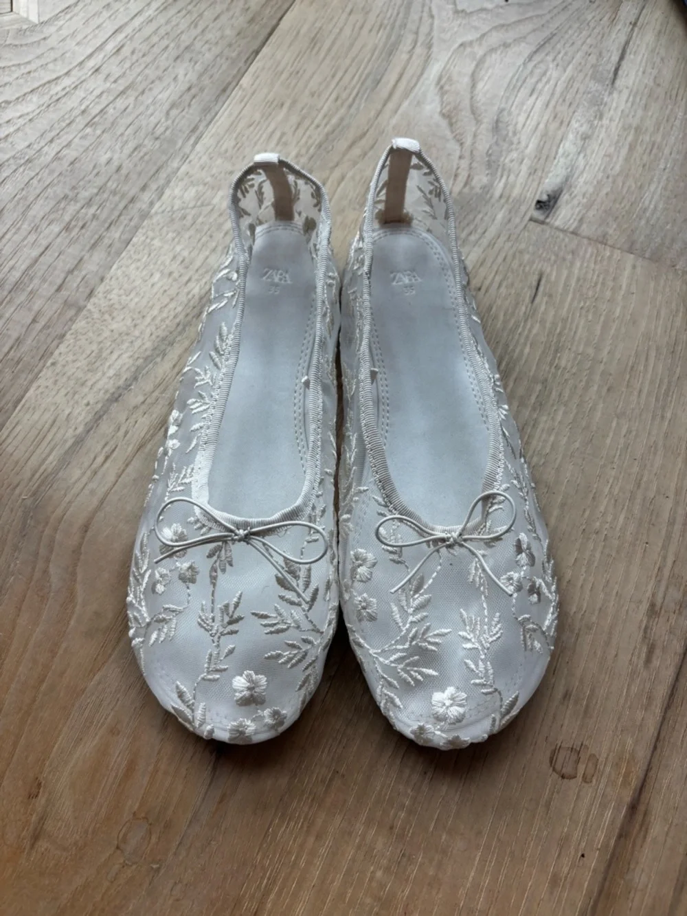 Zara Cream Embroidered Ballet Flats with Bow